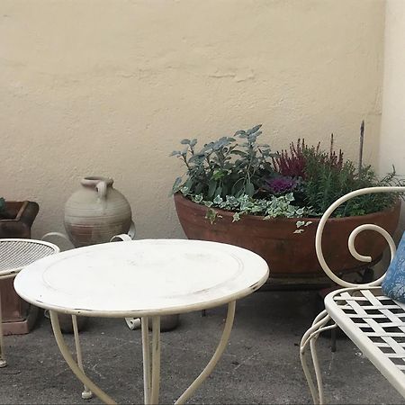 A Due Passi Dal Duomo Hotell Biella Exteriör bild